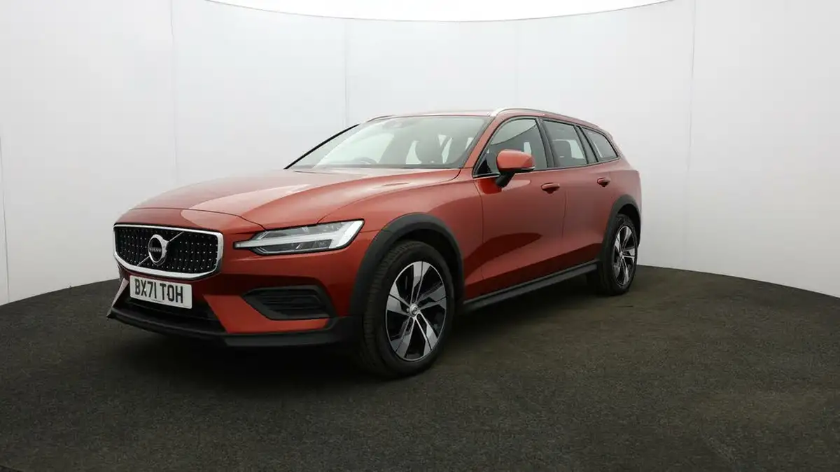 2021-volvo-v60-20td-b4-cross-country-big-32