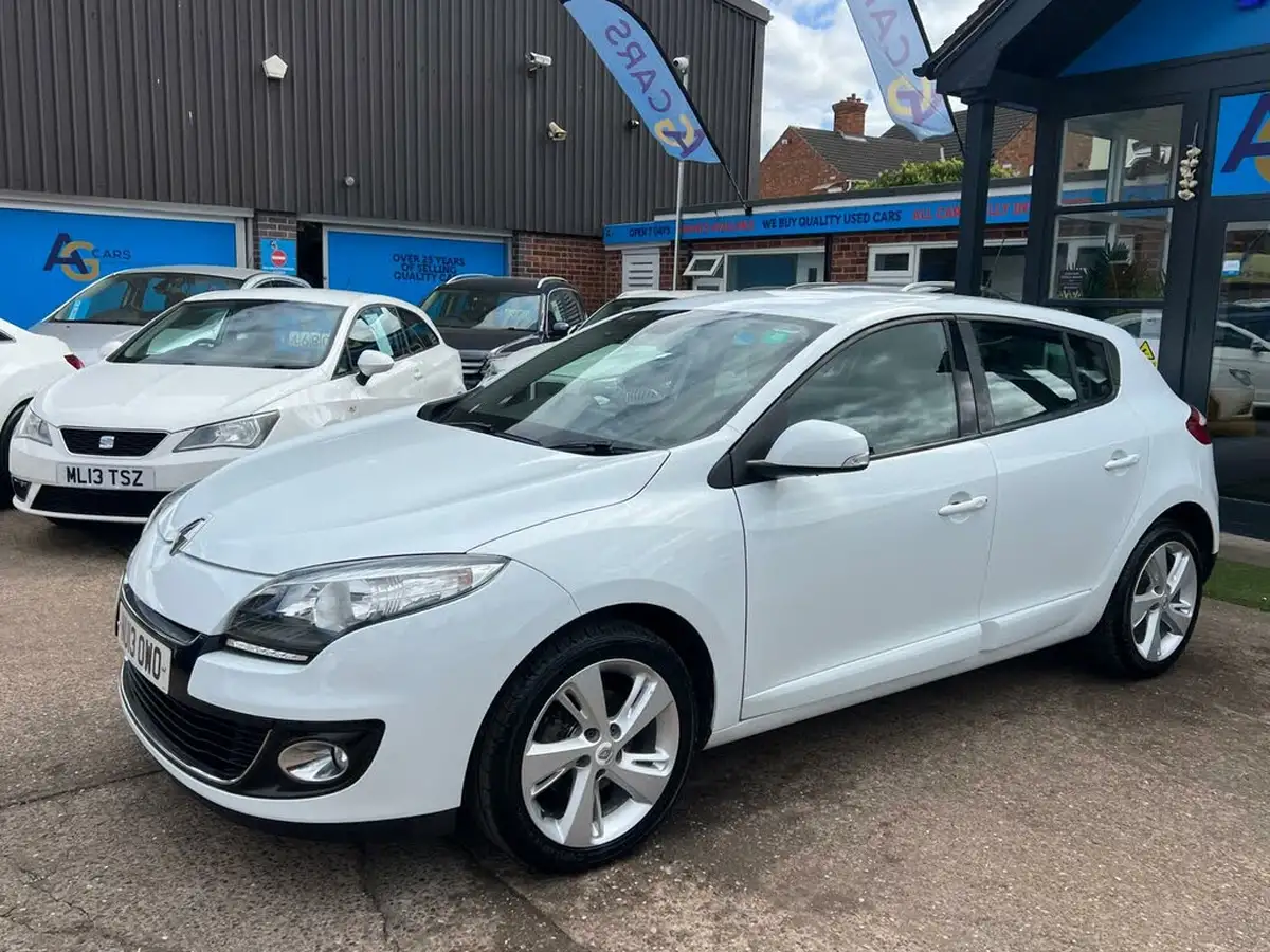 2013-renault-megane-16-dynamique-tom-tom-16v-110bhp-hatchback-5d-big-45