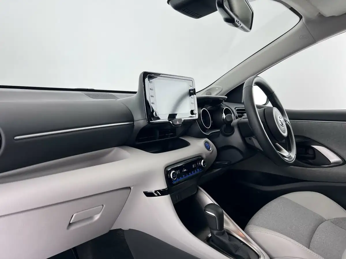 2021-toyota-yaris-15-vvt-i-excel-big-12