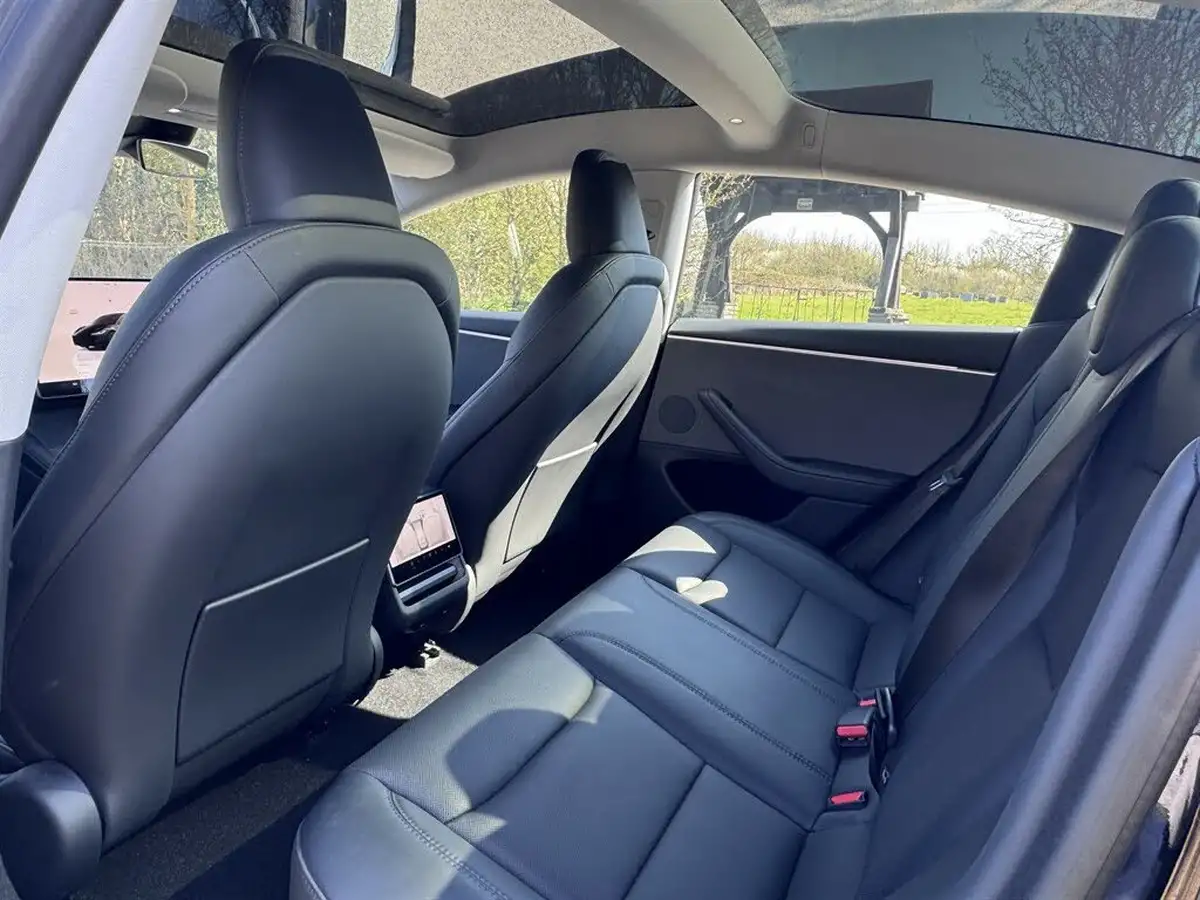 2024-tesla-model-3-e-rwd-big-16