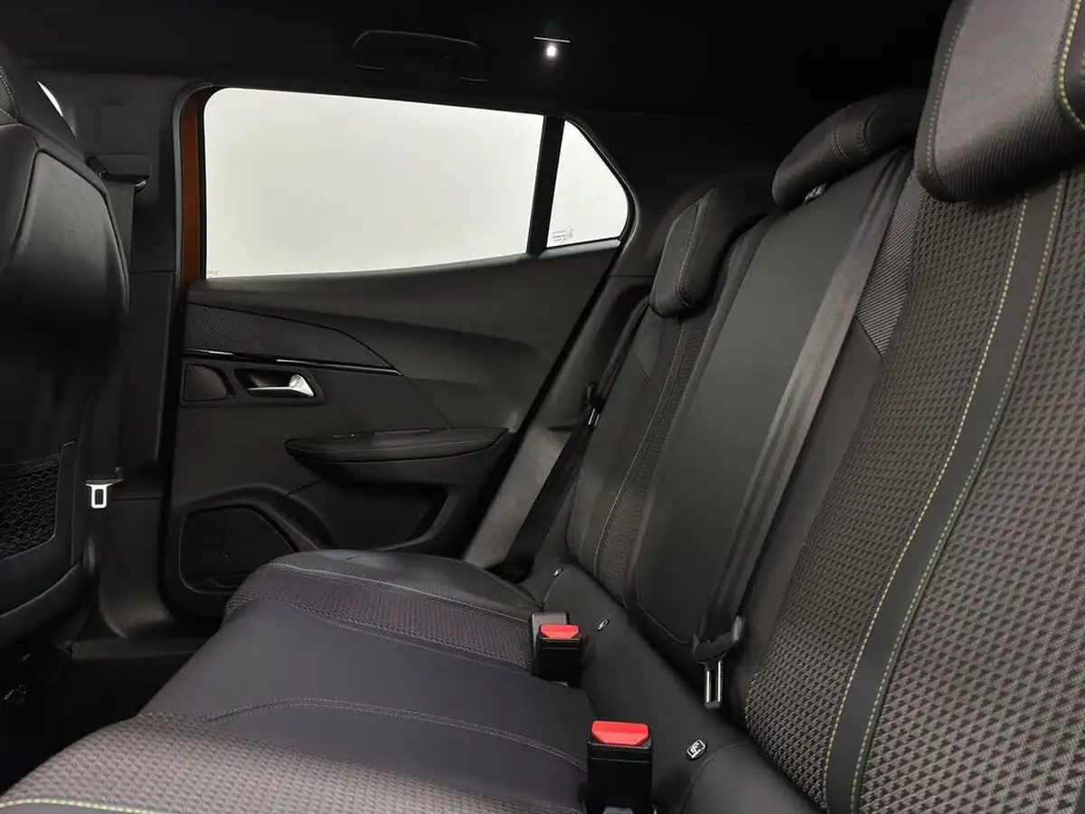 2020-peugeot-2008-suv-12-puretech-gt-line-big-39