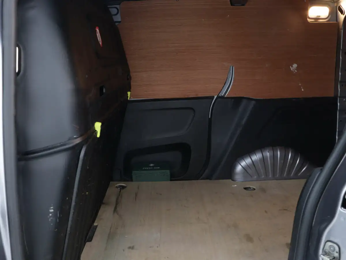 2021-citroen-berlingo-15bluehdi-1000-driver-130pseu6dt-e-ss-eat8-big-34