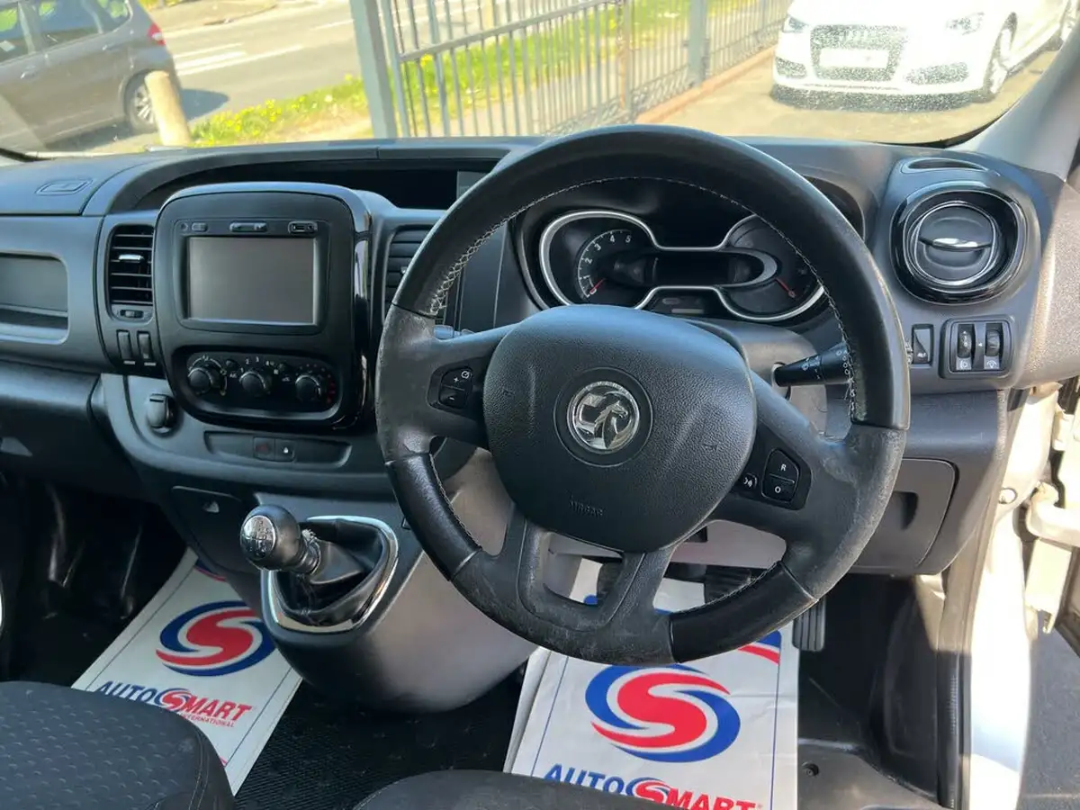 2017-vauxhall-vivaro-16cdti-sportive-2900-l2h1-125pseu6-biturbo-ss-panel-big-20