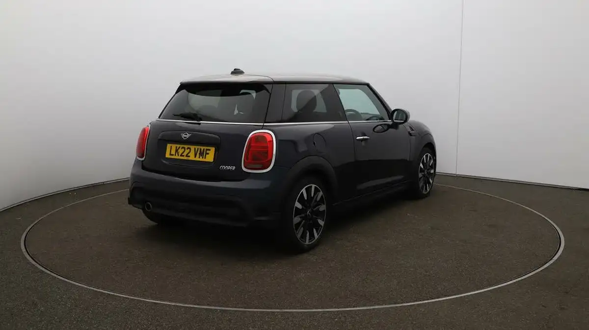 2022-mini-cooper-15-cooper-exclusive-hatchback-3d-big-6