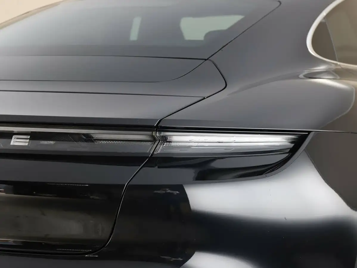 2021-porsche-taycan-e-4s-571ps-performance-battery-plus-big-25