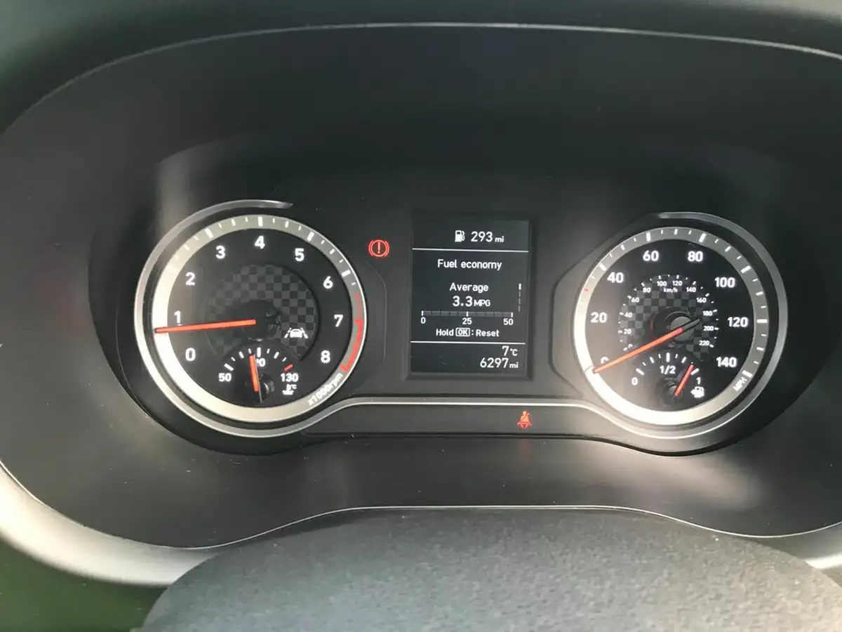 2023-hyundai-i10-10-se-big-15
