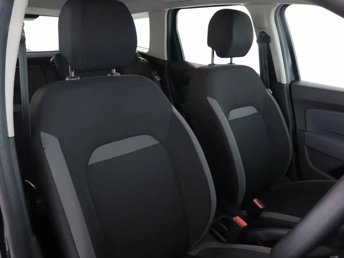 2021-dacia-duster-10-tce-essential-100bhp-ss-station-wagon-5d-big-29