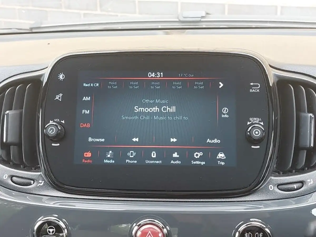 2022-fiat-500-10-dolcevita-big-9