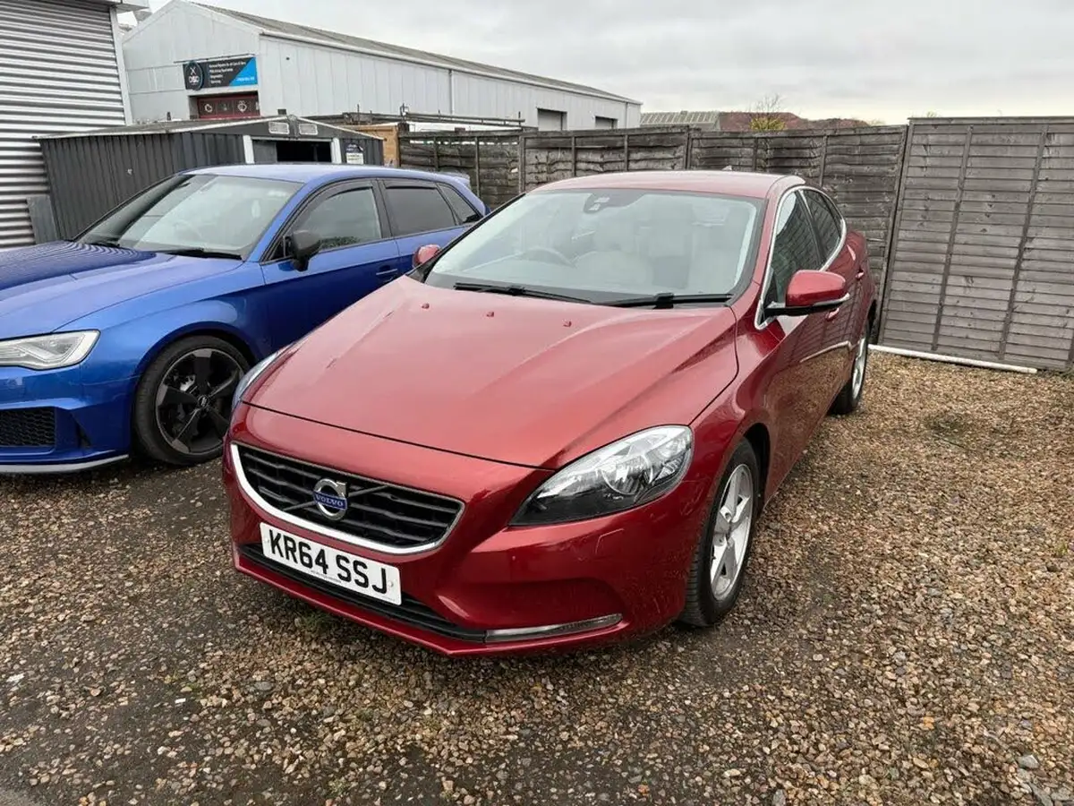 2014-volvo-v40-20td-d3-se-geartronic-big-1