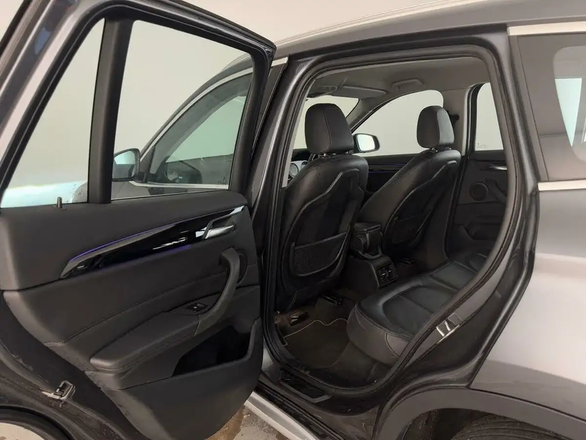 2019-bmw-x1-20-sdrive-20i-xline-sdrive-20i-big-13