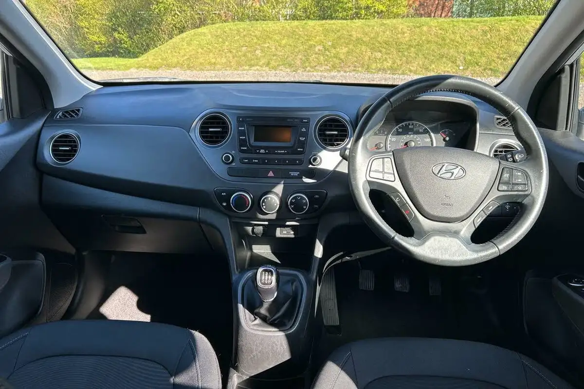 2018-hyundai-i10-10-se-67ps-big-7