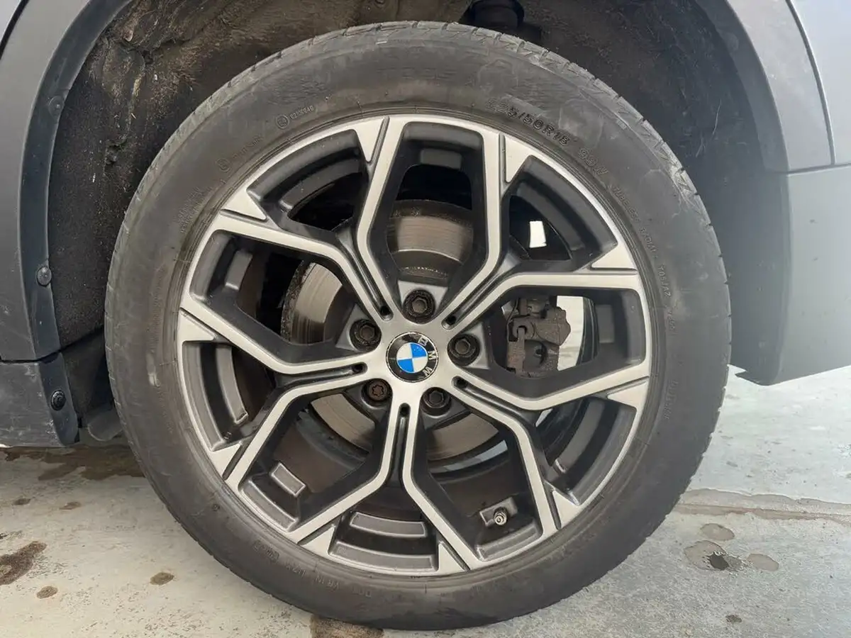 2019-bmw-x1-20-sdrive-20i-xline-sdrive-20i-big-37