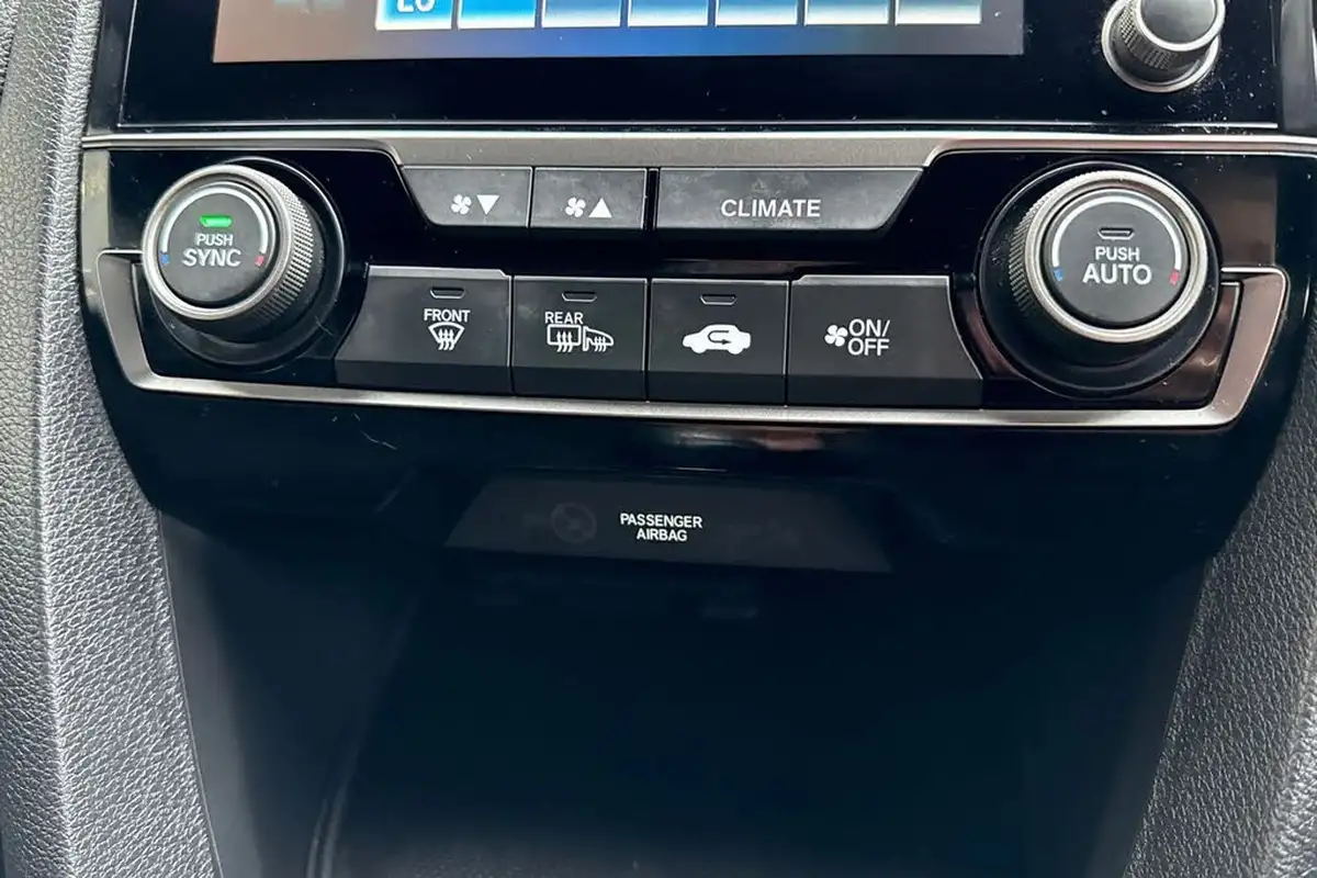 2021-honda-civic-10-vtec-turbo-sr-hatchback-5d-big-21