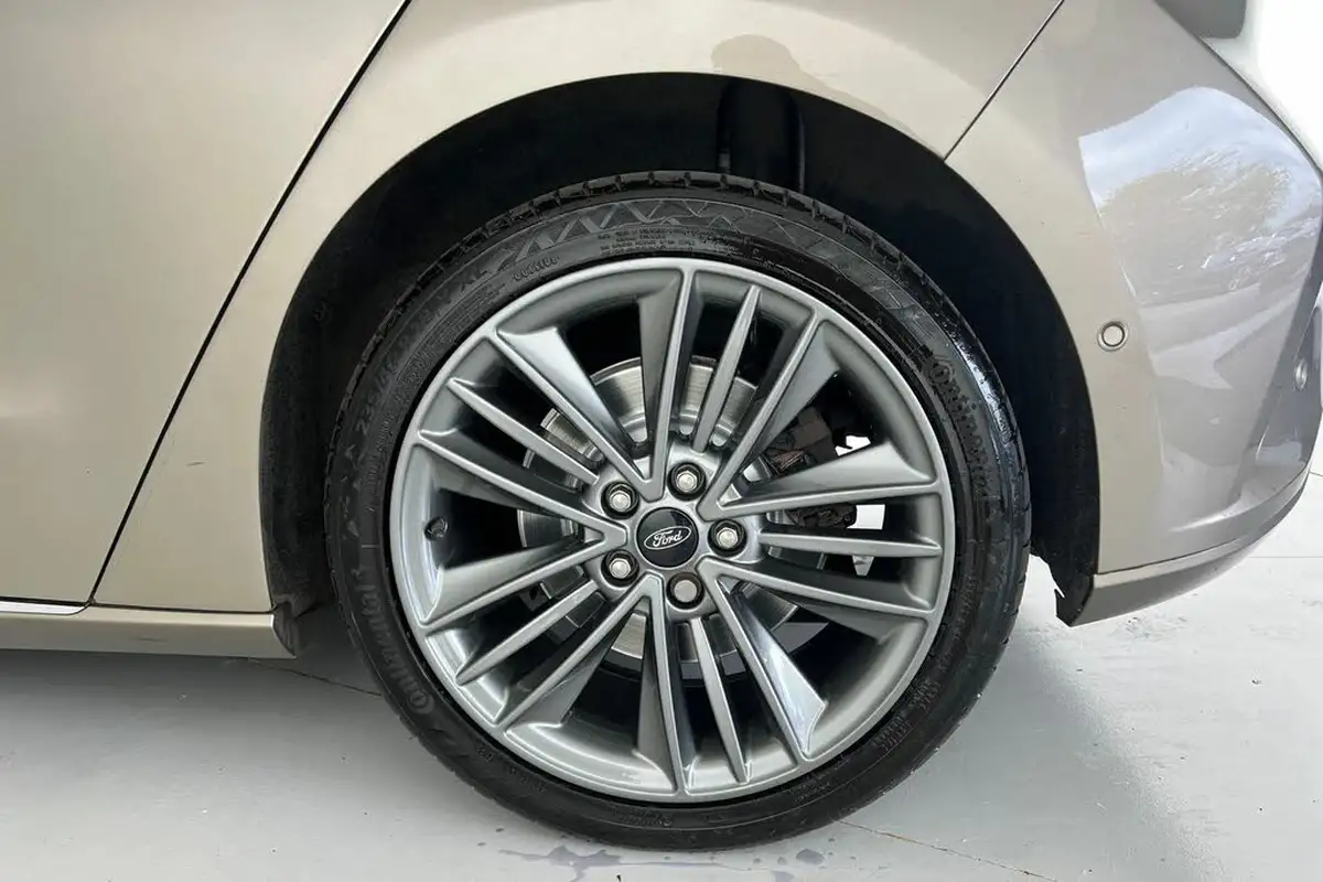 2019-ford-focus-20-vignale-hatchback-auto-big-23