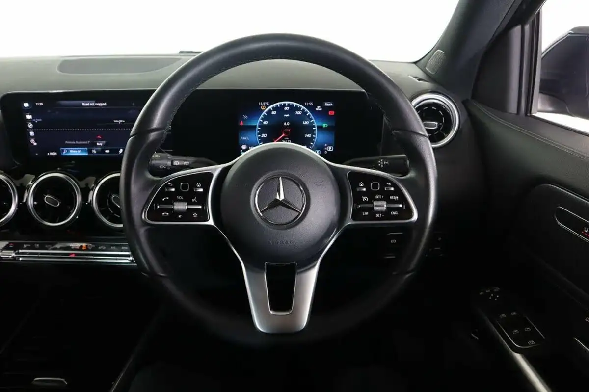 2023-mercedes-benz-gla-class-13-gla-200-sport-executive-station-wagon-big-46