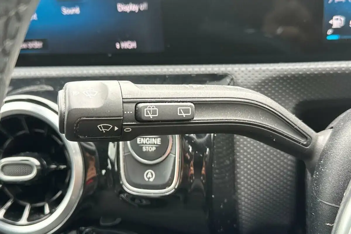 2020-mercedes-benz-a-class-15d-a180d-sport-executive-hatchback-5d-big-19