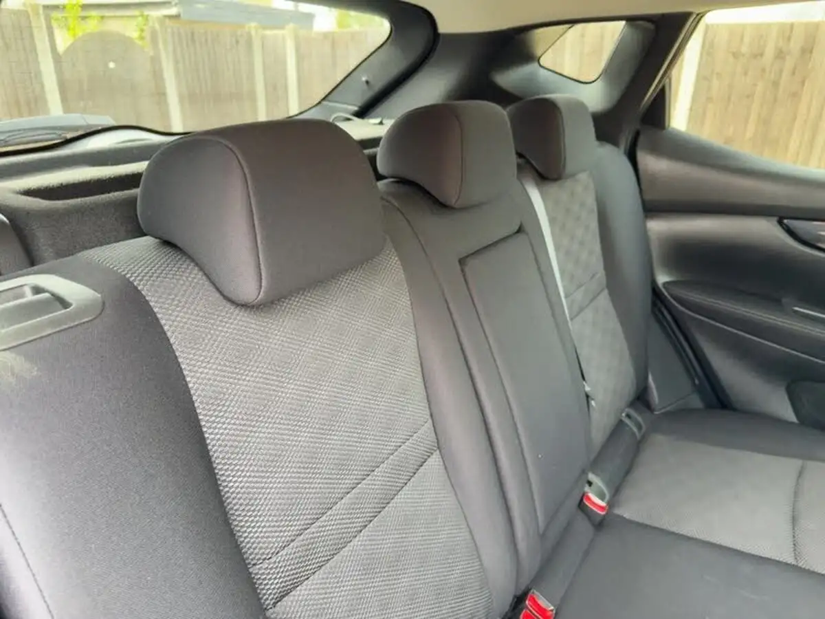 2017-nissan-qashqai-12-dig-t-n-connecta-xtronic-cvt-big-19