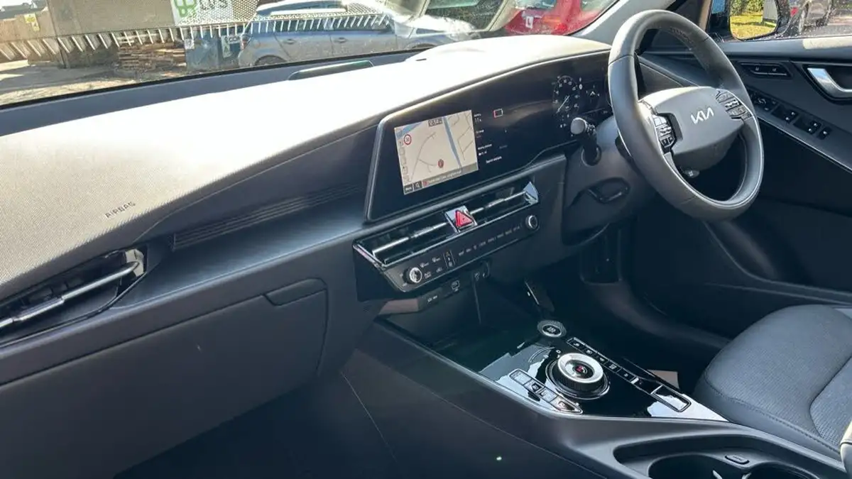 2025-kia-niro-16-gdi-4-168bhp-phev-111kwh-big-2