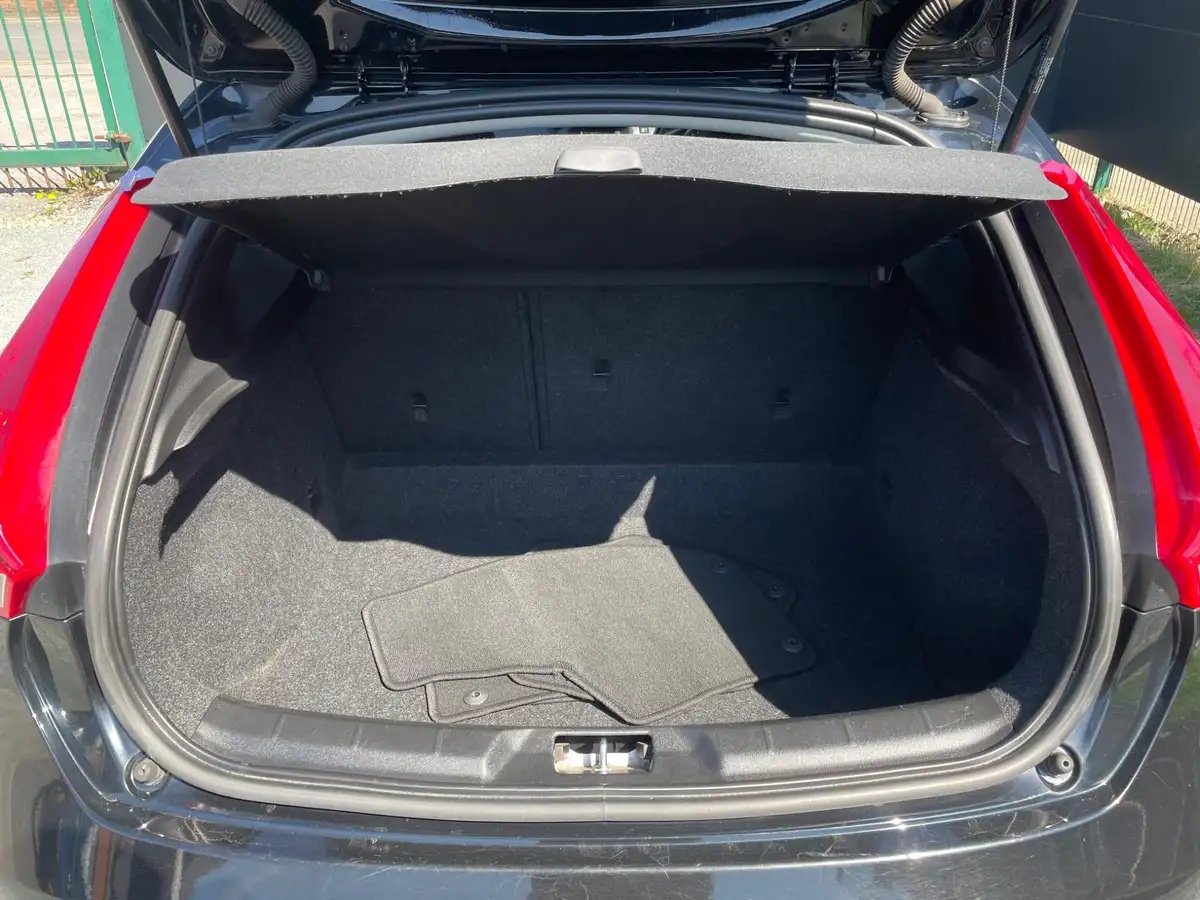2015-volvo-v40-20td-d2-se-big-10