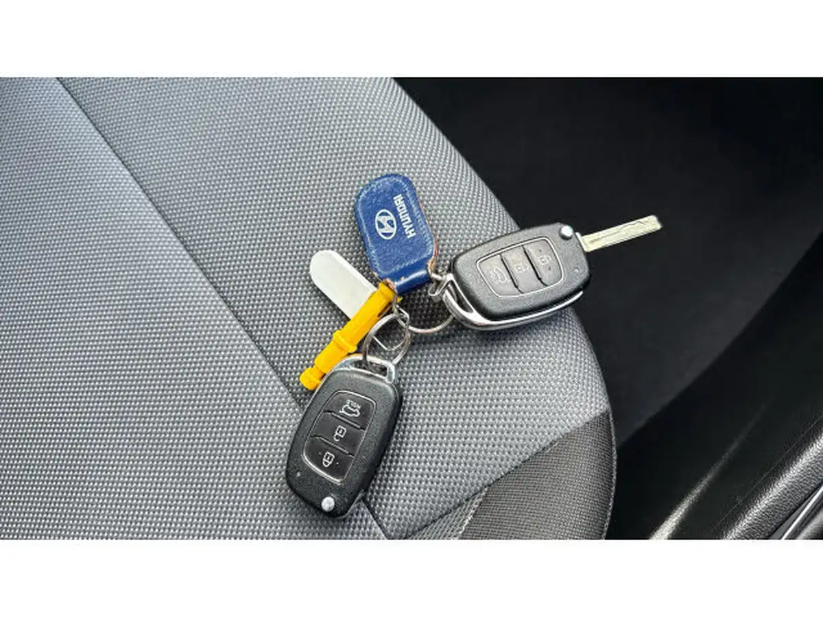 2020-hyundai-i20-12-play-big-19