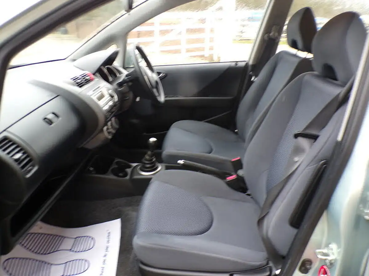 2008-honda-jazz-14-se-big-12
