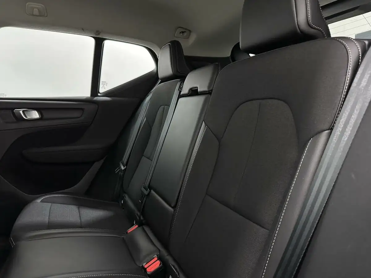 2020-volvo-xc40-20td-d3-momentum-geartronic-big-33