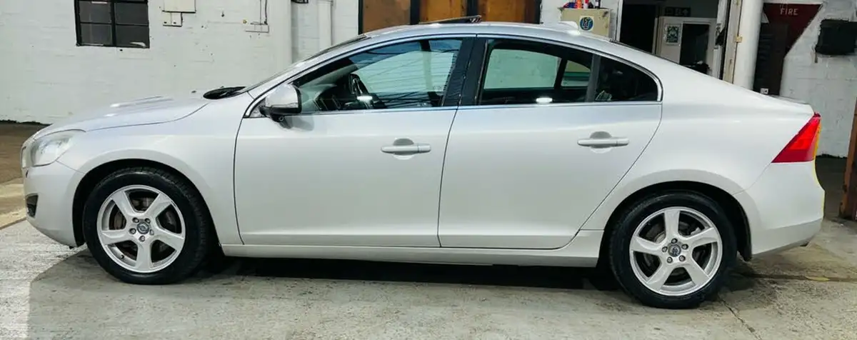 2011-volvo-s60-24td-d5-se-lux-205ps-geartronic-big-5