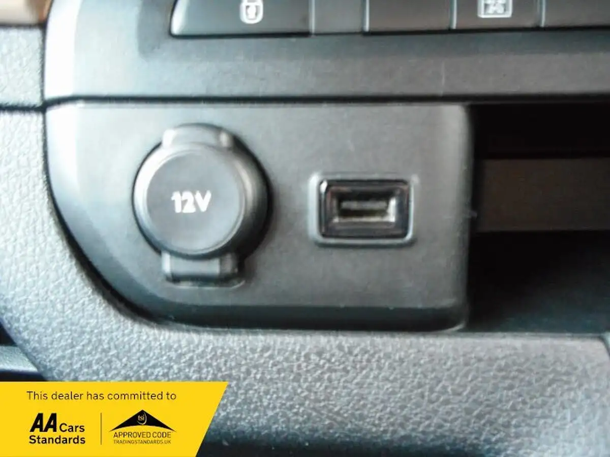 2019-toyota-proace-big-26