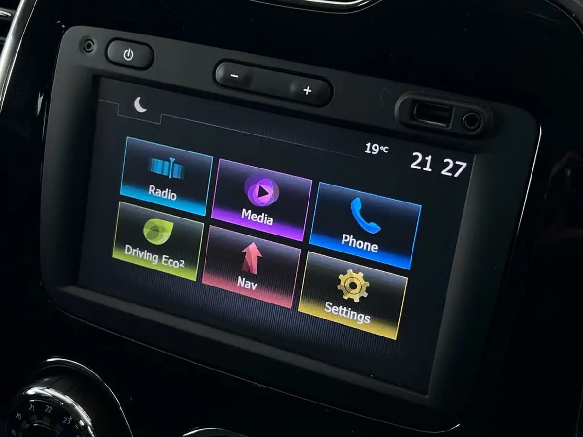 2016-renault-captur-12-dynamique-s-nav-big-24