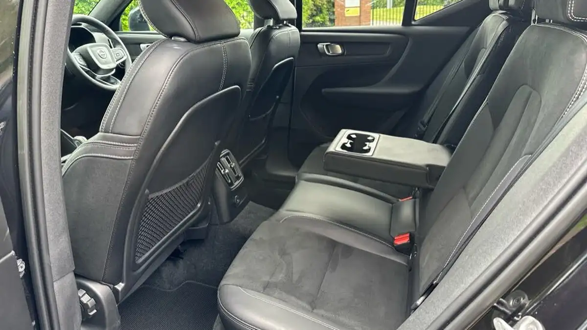 2022-volvo-xc40-15-t5-r-design-pro-big-21