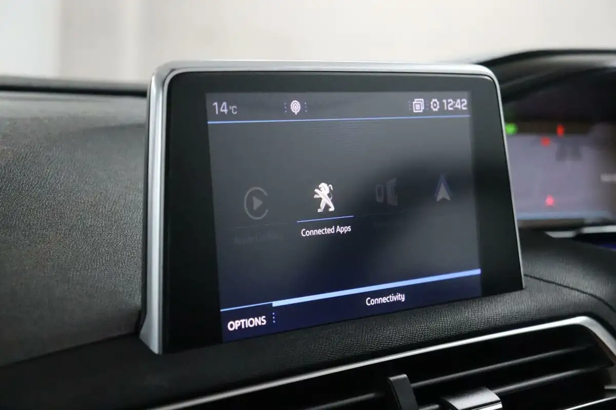 2018-peugeot-5008-suv-15-bluehdi-allure-big-33