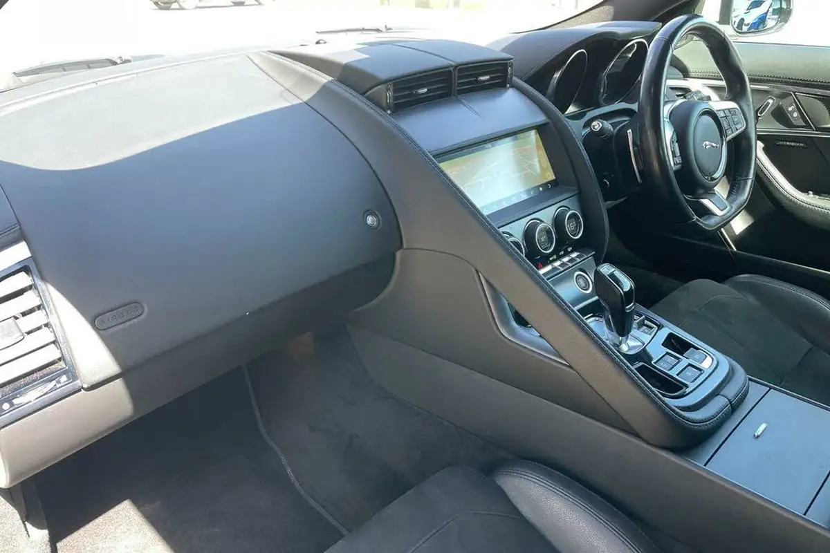 2019-jaguar-f-type-20-i4-r-dynamic-ss-coupe-big-31