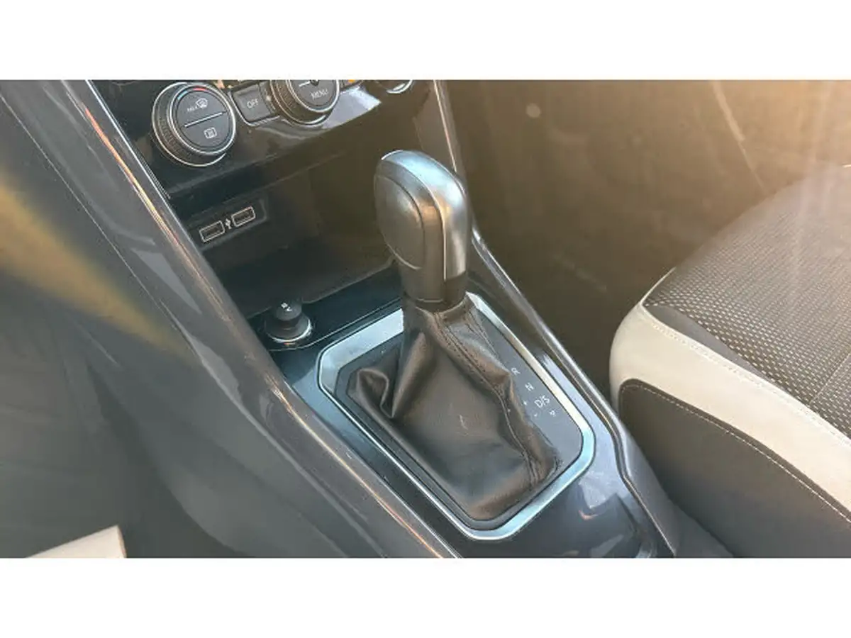 2019-volkswagen-t-roc-15-tsi-sel-dsg-big-12