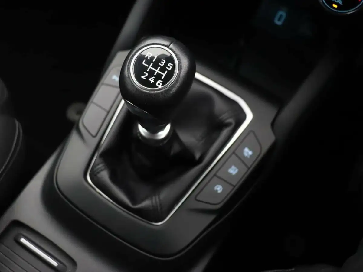 2020-ford-focus-big-19