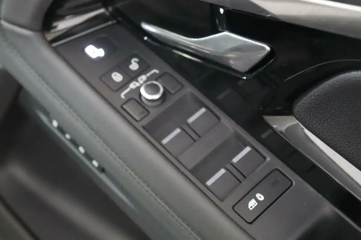 2019-land-rover-range-rover-evoque-20-d150-r-dynamic-se-big-41