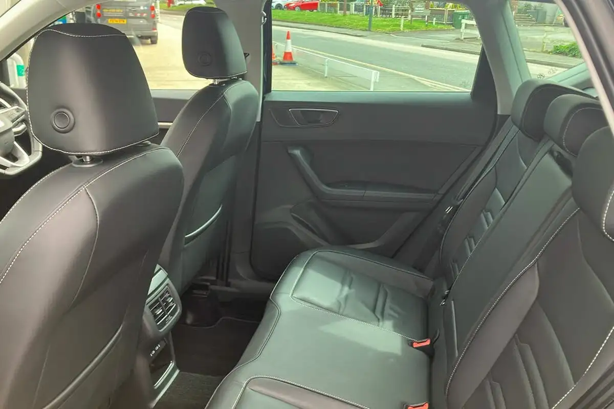 2024-seat-ateca-15-ecotsi-xperience-lux-dsg-big-3