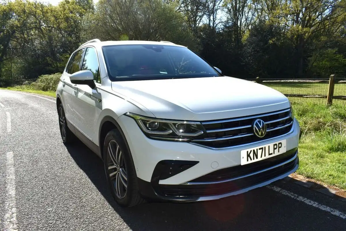 2021-volkswagen-tiguan-20tdi-elegance-200ps-4motion-big-0