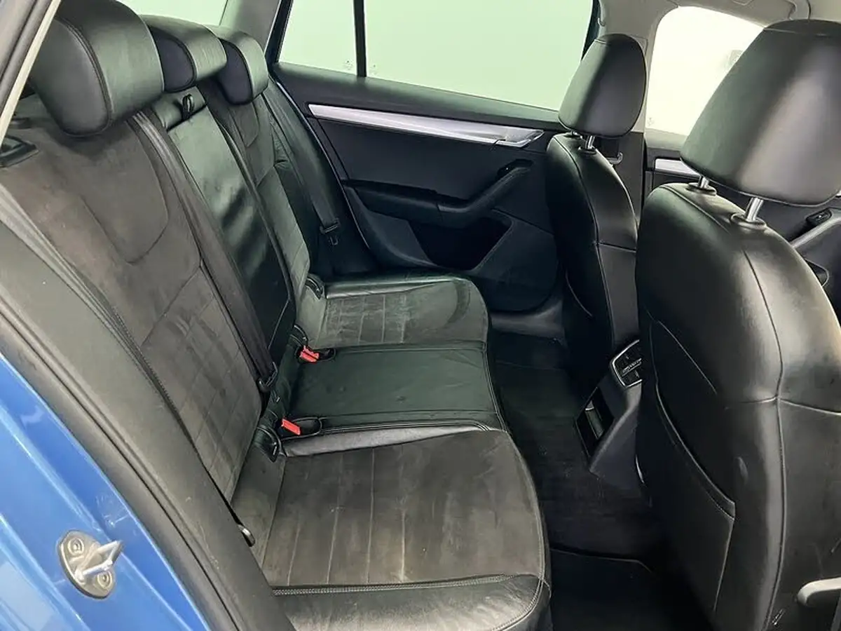 2016-skoda-octavia-16tdi-se-l-estate-dsg-big-15