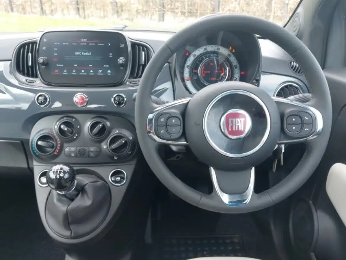 2022-fiat-500-10-dolcevita-big-6