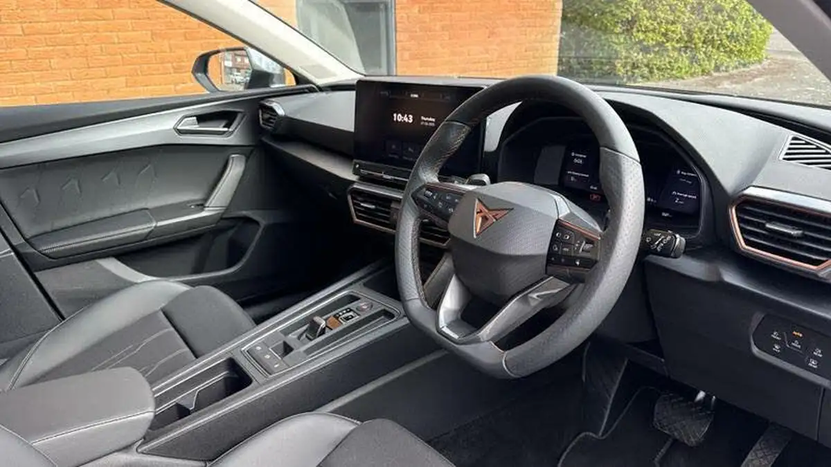 2024-cupra-leon-nf-15-etsi-v1-design-edition-hatchback-big-5