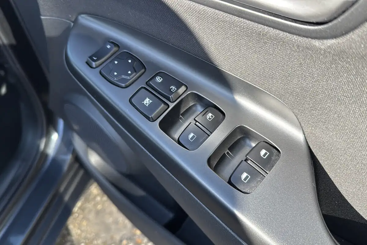 2021-hyundai-kona-16-gdi-se-connect-big-23