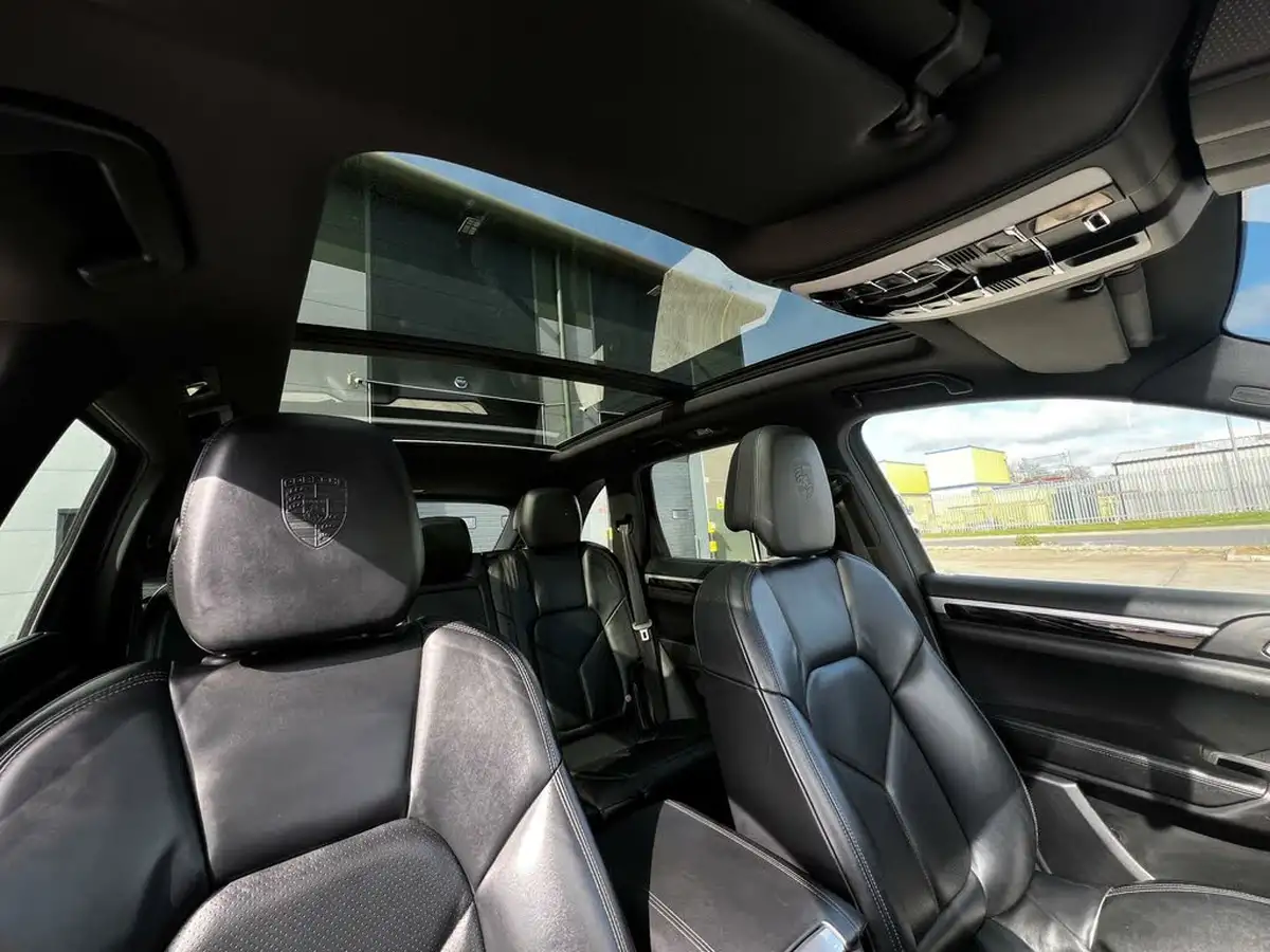 2012-porsche-cayenne-30-s-big-31