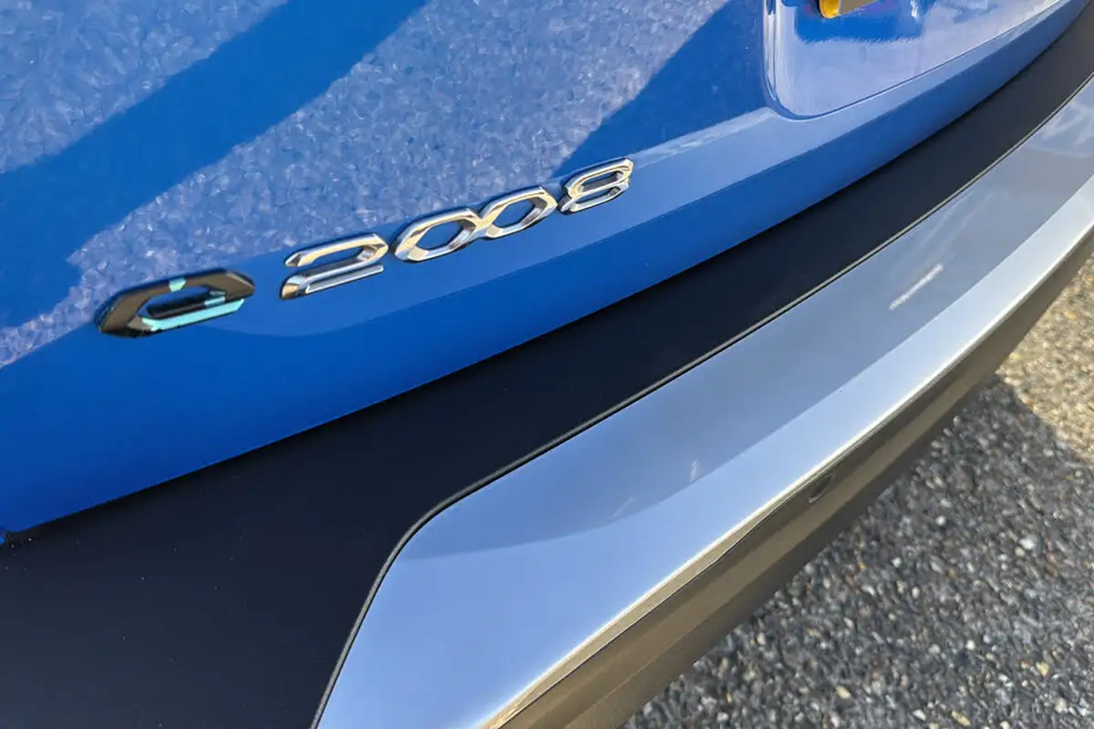 2021-peugeot-2008-suv-e-gt-big-28