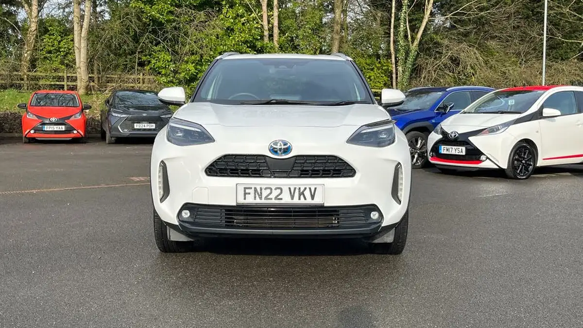 2022-toyota-yaris-15-vvt-i-design-panoramic-roof-big-14