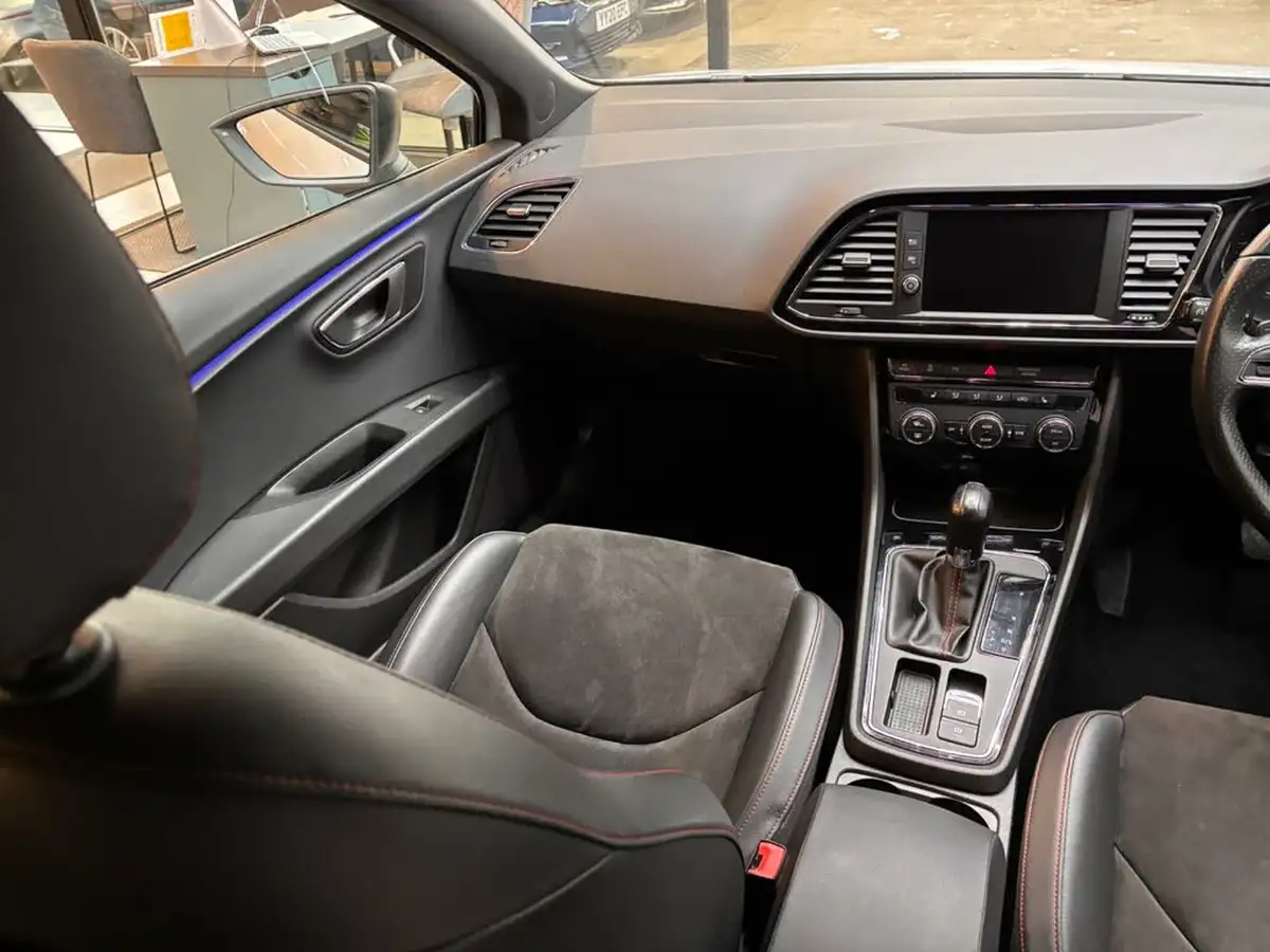 2020-seat-leon-20tdi-fr-black-edition-estate-dsg-big-45