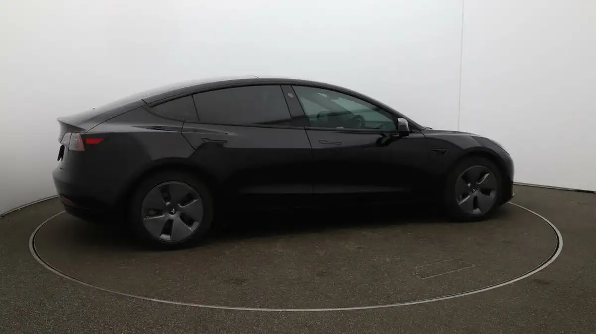 2020-tesla-model-3-e-long-range-big-43