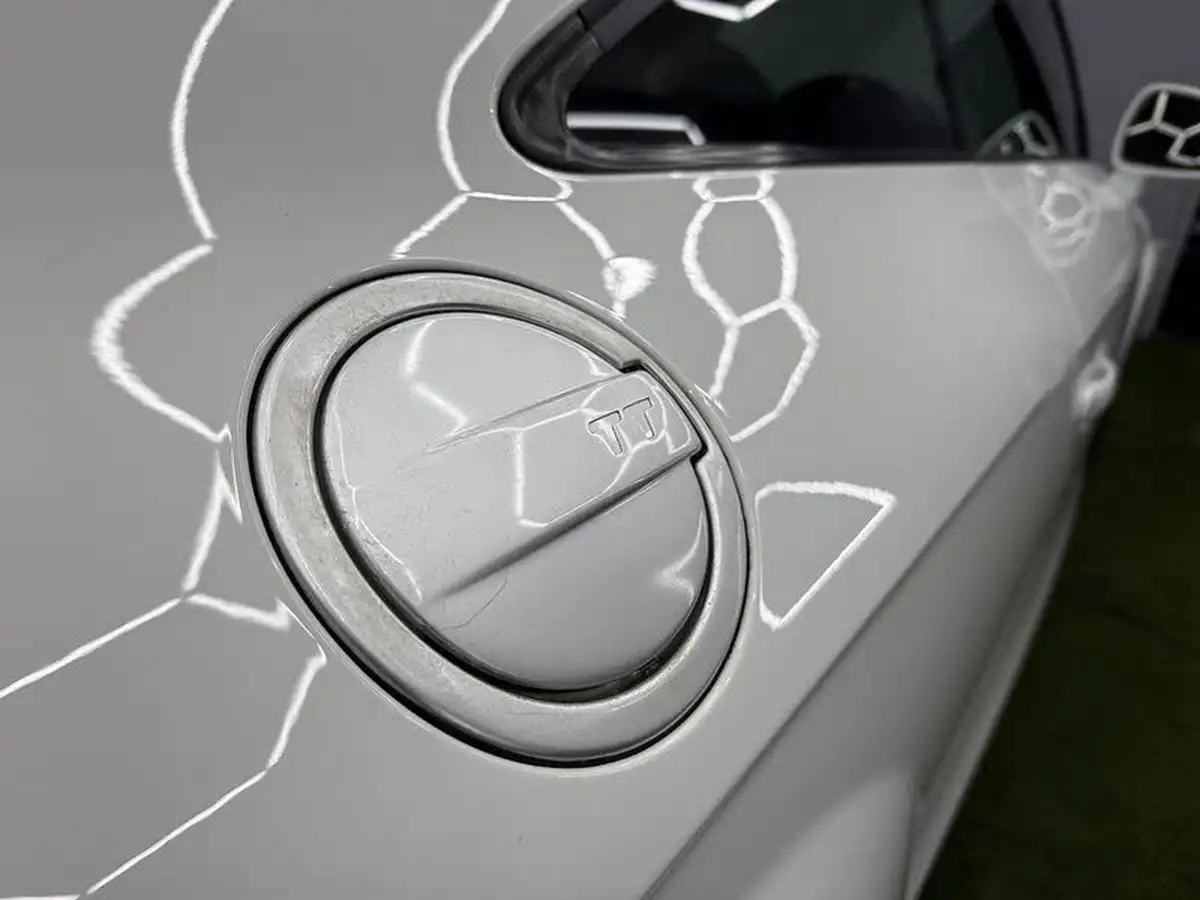 2010-audi-tt-coupe-20-tdi-s-line-big-14