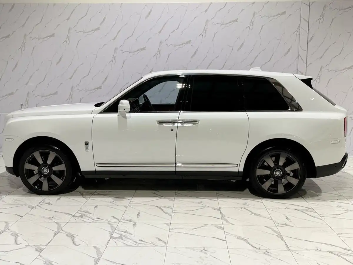 2023-rolls-royce-cullinan-675-big-2