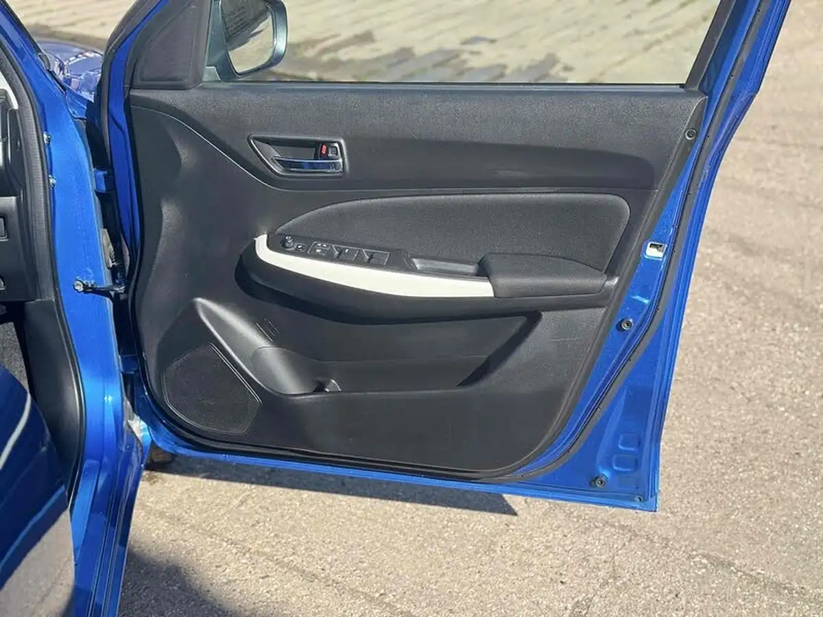2017-suzuki-swift-10-boosterjet-sz5-shvs-big-30