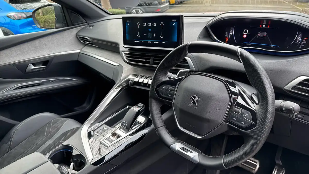 2021-peugeot-3008-suv-12-puretech-gt-eat8-big-10